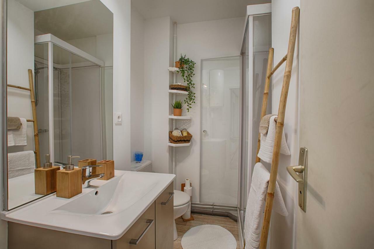 Studio Cosy + Hyper-Centre + Netflix Saint-Lo Luaran gambar